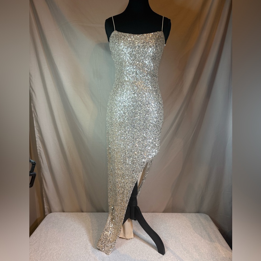Thirty Thirty Elegant Sequin Silver Disco Ball Dress ✨‎